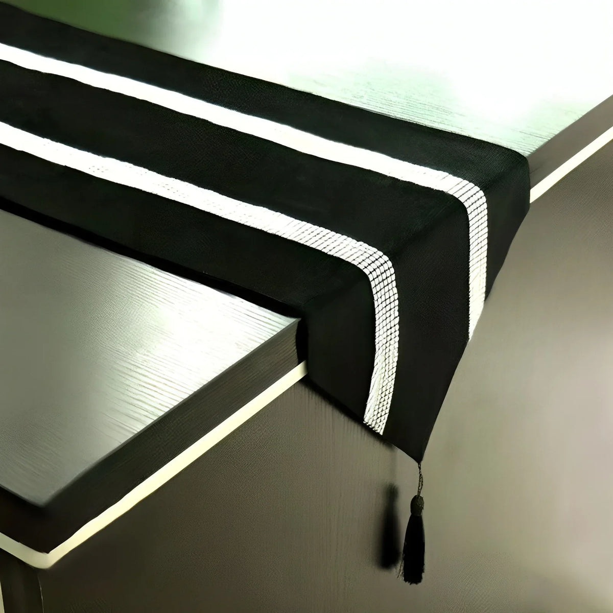 Velvet Table Runner Black